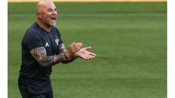 Sampaoli justifica derrota com desculpa e ignora problemas do Atlético