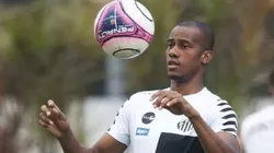 Santos estuda empréstimo de Copete