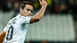 Jadson rescinde com o Corinthians e está livre no mercado