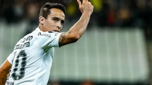 Jadson rescinde com o Corinthians e está livre no mercado
