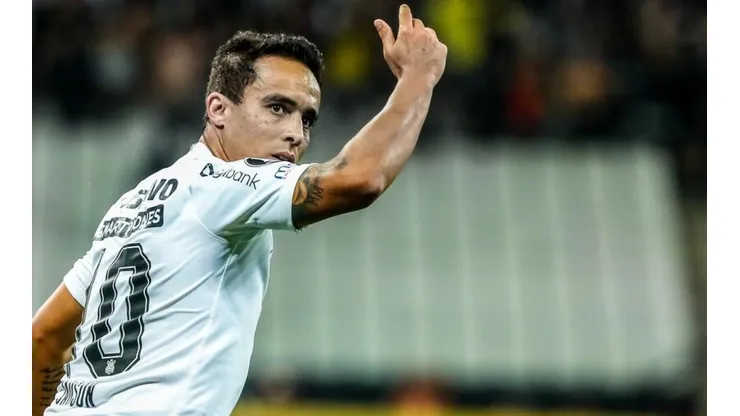 Jadson rescinde com o Corinthians e está livre no mercado
