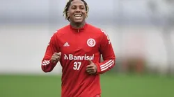 Abel Hernández ganha nova chance e Coudet encaminha escalação do Inter