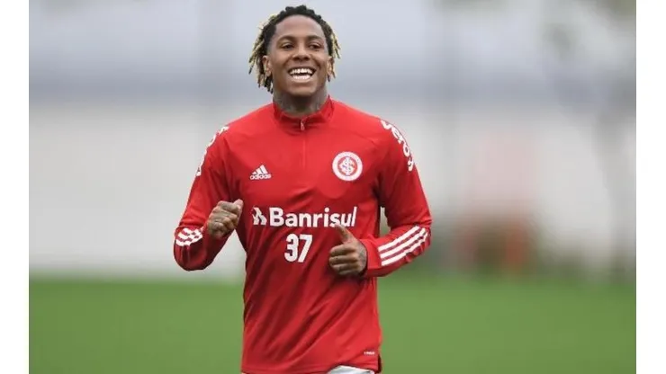 Abel Hernández ganha nova chance e Coudet encaminha escalação do Inter