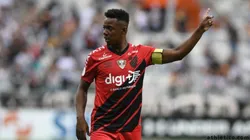 Athletico "dobra" Grêmio por Wellington