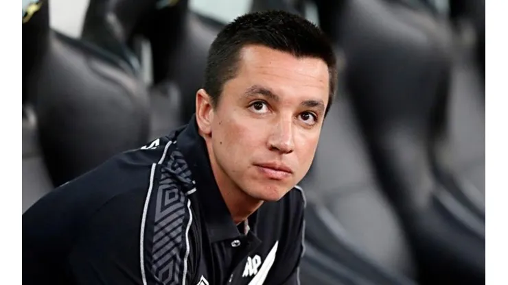 Petraglia observa técnicos no mercado e Libertadores vira 'deadline' a Eduardo Barros; próximas partidas no Brasileiro são cruciais a interino
