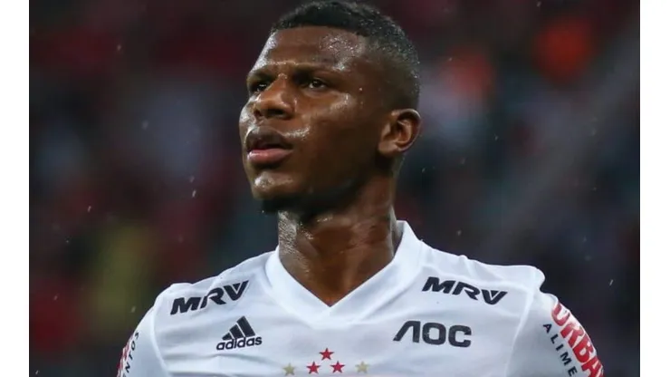 Arboleda está fora do clássico.