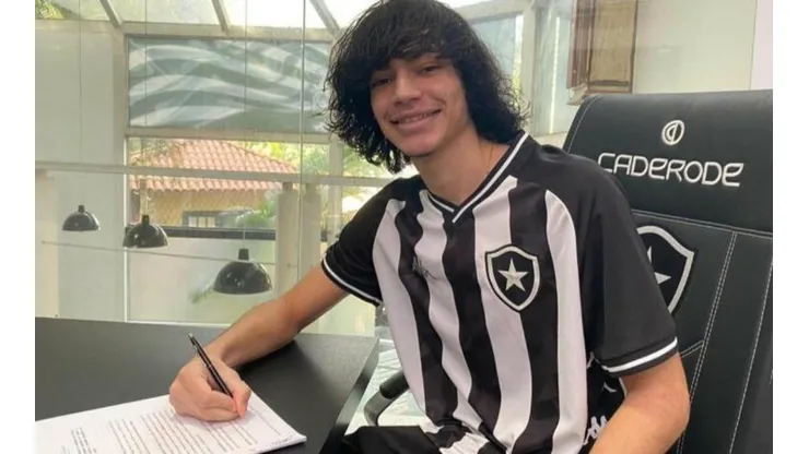 Matheus Nascimento terá grande teste pelo Botafogo no sábado