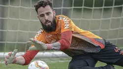 Goleiro do Athletico é alvo de investida de Sampaoli