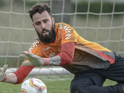 Goleiro do Athletico é alvo de investida de Sampaoli