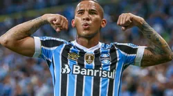 Jael diz sentir saudades do Grêmio e torcida pede volta do atacante