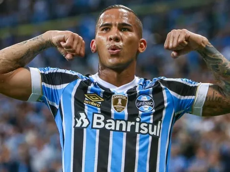 Jael diz sentir saudades do Grêmio e torcida pede volta do atacante