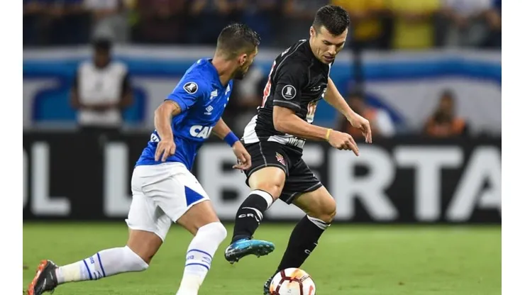 Ex-jogador do Cruzeiro "se oferece" para voltar por salário de R$ 1.000