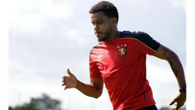 Rithely puxa a fila de negociáveis no Sport