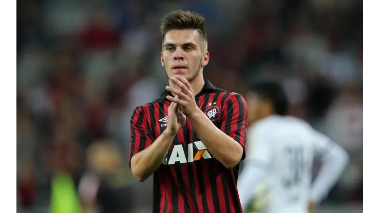 Nathan "ajuda" Athletico e pode render uma bolada