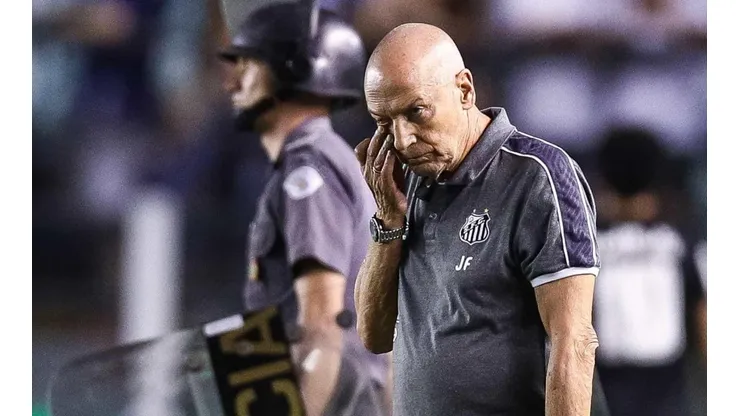 Santos perde jogador e Jesualdo "quebra a cabeça"