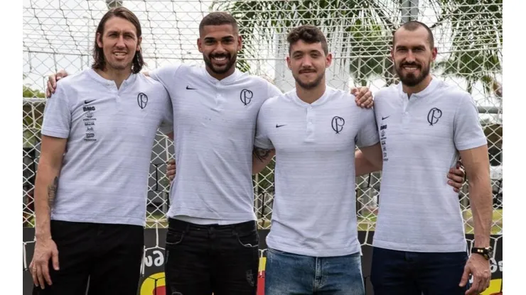 Goleiro do Timão se envolve em acidente de carro