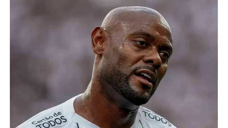 Corinthians bate o martelo e define situação de Vágner Love