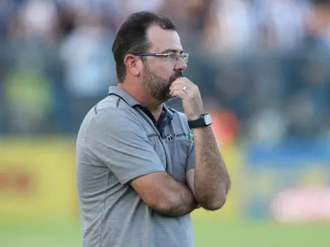 Enderson apresenta planejamento em vídeo para elenco do Cruzeiro