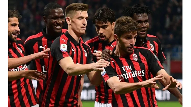 Flamengo prepara proposta por meia do Milan