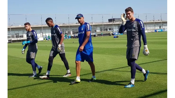 Com afirmação de Vanderlei, Grêmio define saída de jovem promessa do gol; atleta é tratado como "goleiro de seleção"