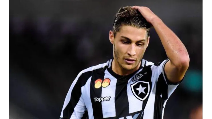 Marcinho faz pedida "extravagante" para renovar com o Botafogo