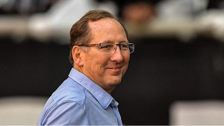 RJ - RIO DE JANEIRO - 27/08/2023 - BRASILEIRO A 2023, BOTAFOGO X BAHIA - John Textor executivo da SAF do Botafogo antes da partida contra o Bahia no estadio Engenhao pelo campeonato Brasileiro A 2023.