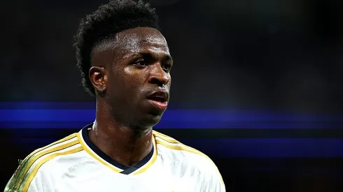 Vinicius Júnior durante partida entre Real Madrid e Alaves, Santiago Bernabeu, no dia 14/05/2024. Foto: Clive Brunskill/Getty Images)