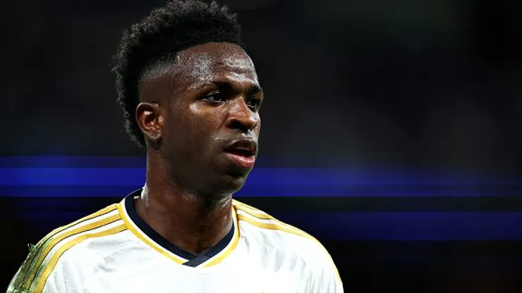 Vinicius Júnior durante partida entre Real Madrid e Alaves, Santiago Bernabeu, no dia 14/05/2024. Foto: Clive Brunskill/Getty Images)
