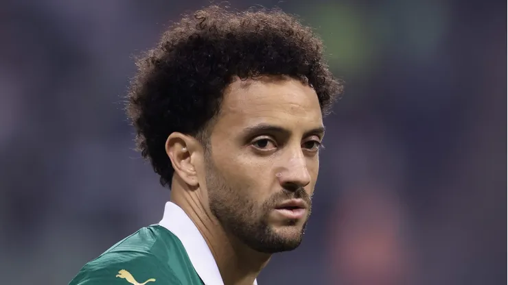 SP - SAO PAULO - 20/07/2024 - BRASILEIRO A 2024, PALMEIRAS X CRUZEIRO - jogador do Palmeiras durante partida contra o Cruzeiro no estadio Arena Allianz Parque pelo campeonato Brasileiro A 2024.