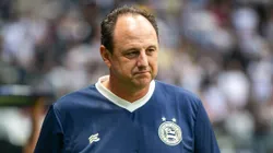 Rogério Ceni, técnico do Bahia, durante partida contra o Atlético-MG no estádio Arena MRV pelo Brasileirão Série A 2024. Foto: Fernando Moreno/AGIF