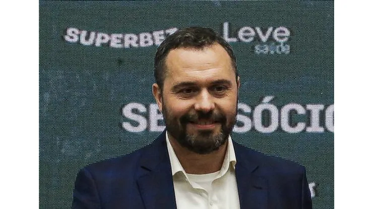 Bittencourt acelera as negociação com meio-campista