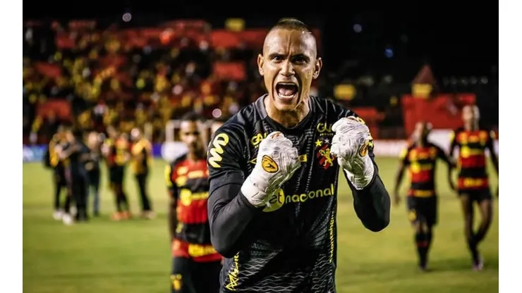 Foto: Rafael Bandeira / SCR - Renan esteve no Atlético-GO em 2022.