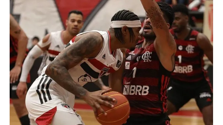 Flamengo venceu o São Paulo no primeiro turno, no Morumbi