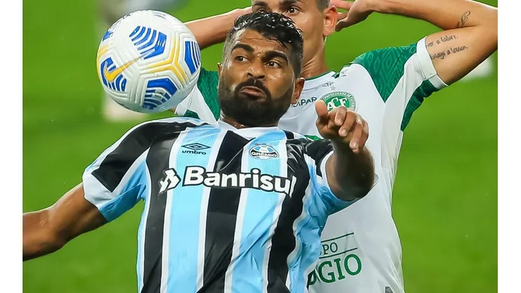 Foto: Pedro H. Tesch/AGIF - Thiago Santos: de saída do Grêmio
