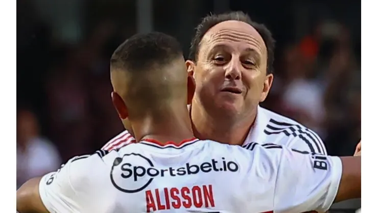 Foto: Marcello Zambrana/AGIF - Rogério Ceni e Alisson