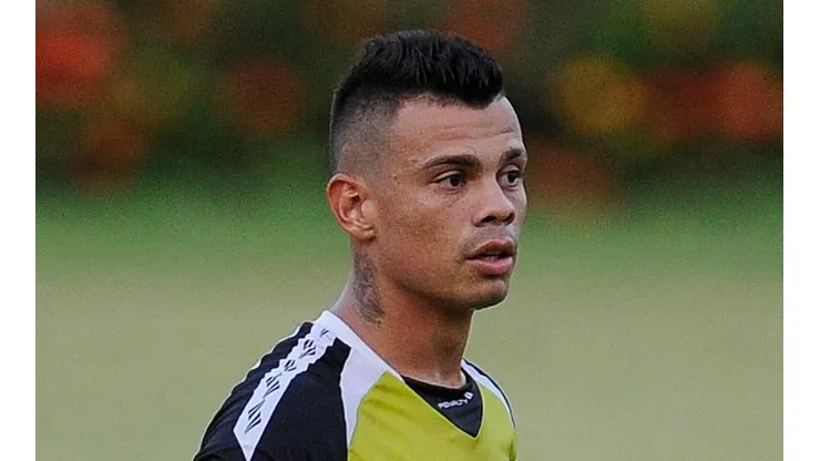 Foto: (Fabio Castro/AGIF) - Bernardo, ex-Vasco, foi desligado do Maguary no início desta semana