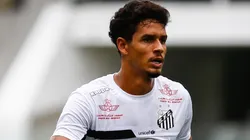 Benfica anuncia futuro de Lucas Veríssimo e 'info' chega ao Santos