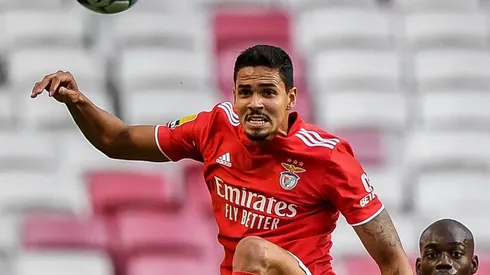 Lucas Veríssimo em ação no Benfica - Foto: Getty Images