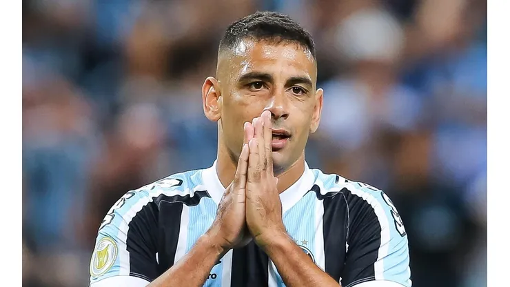 Foto: Pedro H. Tesch/AGIF - Diego Souza vem tendo muitos problemas físicos no Grêmio.