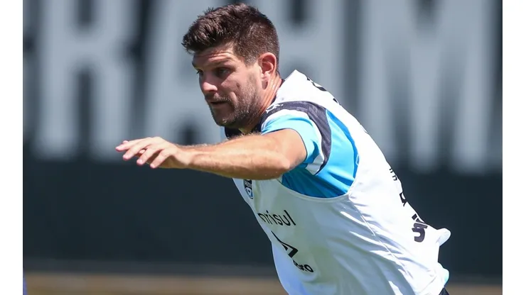 Foto: Lucas Uebel/Grêmio - Kannemann reclama de dores no tendão de Aquiles e é dúvida para final do Gauchão