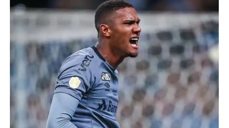 FOTO: LUCAS UEBEL/GREMIO FBPA - Adriel mudou de empresário e torcida do Grêmio já "chiou" nas redes sociais