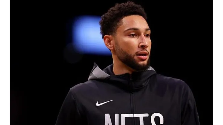 Simmons não irá mais atuar nesta temporada