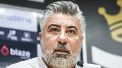 Alexandre Gallo deve concluir venda de defensor nos próximos dias.