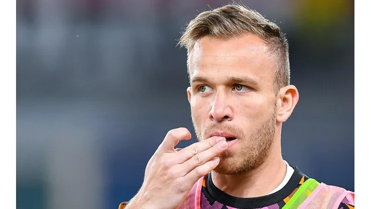 "Contrato até 2025"; Bomba sobre Arthur chegando ao Flamengo e tem decisão vazada