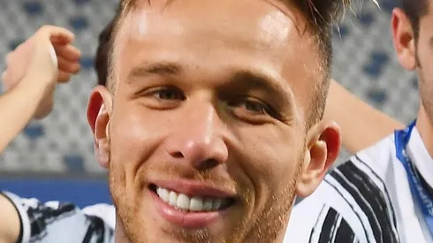 - Arthur, meio-campista brasileiro