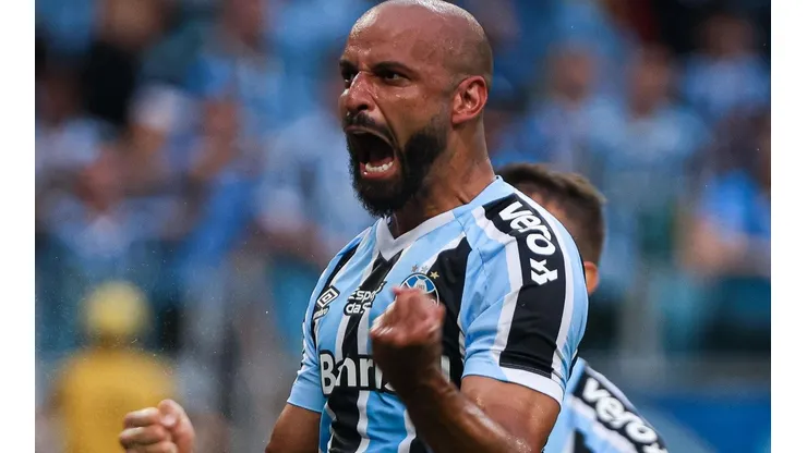 Foto: Maxi Franzoi/AGIF - Thaciano: meia do Grêmio é alvo do Bahia