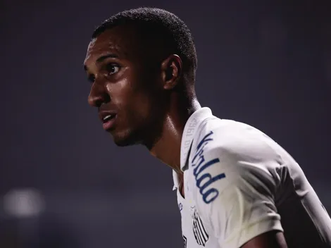 "Não deixou": Responsável por 'barrar' saída de Lucas Braga é exposto no Santos