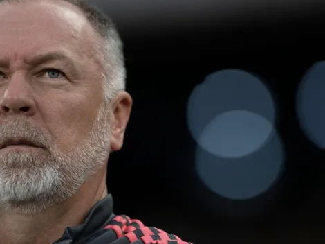 Incomodado com a pergunta, Mano compara meia com ídolo do Flamengo