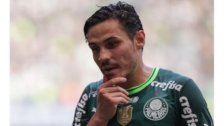 Foto: Ettore Chiereguini/AGIF - Veiga vai sair do Palmeiras e jogar na Premier League, segundo Neto.