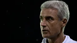 DESABAFOU! Luis Castro fala sobre problemas no ataque com saída de Jeffinho